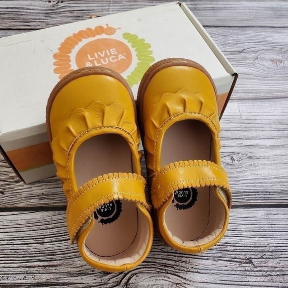 Livie and Luca Ruche Mary Jane Sandals Butterscotch Color New Without Box - Picture 3 of 8